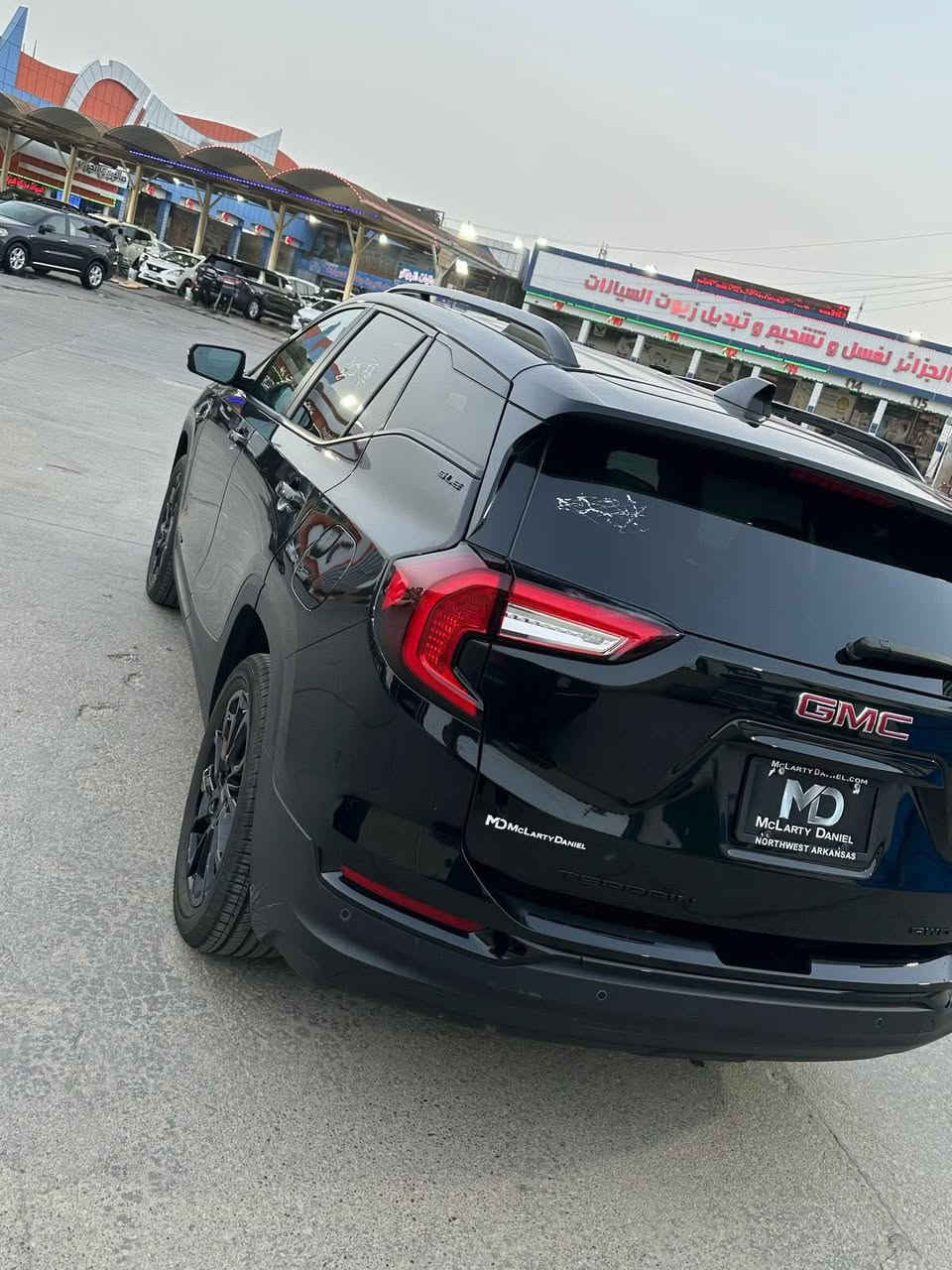 🚘 للبيع – GMC Terrain 2024 SEL Black Edition 🚘
📍 السيارة: GMC تيران 2024 – SEL Black Edition

⚙️ الحالة: فول مواصفات عدا الفتحة

📄 ملاحظة: السيارة رقم بغداد حرة بأسمي ، مكانها ميسان ، ماشية 6900 MILE

💵 السعر:20,000 // 200 ورقة

🚗حادثها : جاملغ وبنيد 

 • محرك تيربو 1.5 لتر اقتصادي وقوي

 • ناقل حركة أوتوماتيك 9 سرعات

 • نظام دفع فور ويل ، تو ويل امامي مع خيارات قيادة متعددة

 • شاشة لمس 8 إنج مع نظام Apple CarPlay و Android Auto

 • مقاعد قماش/جلد مريحة مع تحكم كهربائي للسائق

 • أنظمة أمان متكاملة: ABS, Airbags, Lane Assist, Collision Alert

 • جناح خلفي ويالة Black Edition قياس 19 إنج

 • نظام صوتي مميز مع بلوتوث وتحكم من المقود

 • كاميرا خلفية عالية الدقة + حساسات خلفية

 • إنارة LED أمامية وخلفية


**إذا كنت صاحب هذا الإعلان وتريد حذفه لأي سبب، رجاءا أرسل رسالة إلى الدعم الفني**