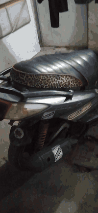 يا الله السلام عليكم دراجه سكنس فحل مكينه خير من الله ما مفتوحه نعومه فول شلعه معدل شرط كفرات ختم راحد حته البك لايد مختوم ويه الكفر كهربايات كله شغاله سلف هندر العنوان بغداد المعامل ***********.  السعر 400بيه مجال قليل
