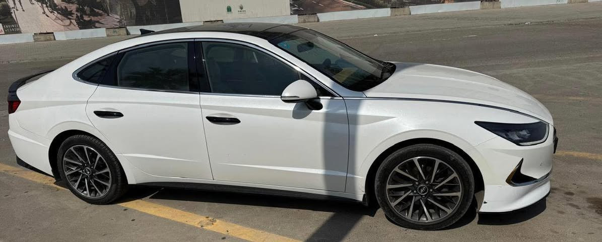 سوناتا موديل 2022 خليجي vip
اعلى فئه بلسوناتا مكينه 2500 
الوان داخليه 12 لون بلادي 
كشنات كهرباء بنوراما بصمه بردات خلفيه

السياره جديده ماشيه 74 عليها تغليف ppf رقم بغداد
السعر 197 ورقه للاتصال ***********
مكاني بغداد الغزاليه ، رقم بغداد باسمي

مكفوله كفاله عامه ما عدا 
طخه صغيره كد اصبع نهايه جاملغ خلفي
