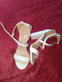 أحذية جديدة • غير ملبوسة • للصبايا