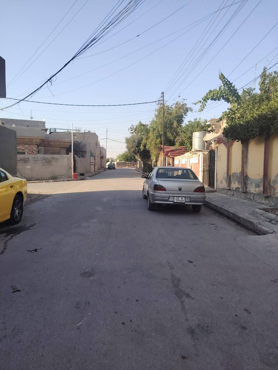🏠بيت للبيع موصل حي الانتصار شارع 30 خلف اسواق حسام🏠 بيت مربع فول المساحه 100 متر يتكون من غرفه وهول واستقبال 
مطبخ مشتملات وبيتونه 🗒️سند طابوالزهور شرط📍 التحويل👉 
السعر 75 مليون وبي مجال💵💴 للاستفسار  مكتب 🏢 ابو صفوان الاتصال ارقام👉👉 التاليه✅✅✅✅✅✅✅✅ 
*********** وتساب☎️ 
*********** وتساب☎️
