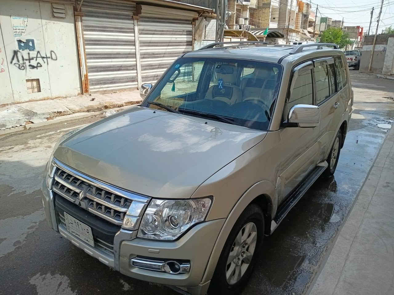 باجيرو حبتور ٢٠١٠ فول مواصفات مكينه ٣٥٠٠ فتحة سقف دمام حساس خلفي مري شفط انارة ترحيب بيهه ٣ قطع صبغ بابين وجاملغ امامي بدون دواخل السعر ١١٥ عنوان بغداد البلديات للاتصال ***********
