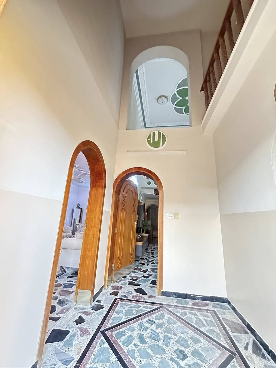 #إعلان  #عقارات  .,.  #بيت   #دار_للبيع  300م 
(قرب المحافظة الجديده + مقابل المعهد التقني  )
طابو صرف🏡 

#الواجهة : 15م  🖼️
_________________
#المحتويات
الطابق الاول:
استقبال- هول - مطبخ حار بارد- غرف نوم عدد2 
- صحيات+ مخزن _ كراج سياره 

الطابق الثاني :
غرف نوم عدد 2 _ صحيات  _ مخزن _بلكونه
 
#السعر __  (340 ) مليون مع المجال للمعامله
: يرجى الاتصال ع الارقام التاليه
 ***********📞
***********📞
* نستقبل جميع عروضاتكم السكنية 🏠 والتجارية 🏡 بكافة مناطق كركوك  
.......................................
للمزيد من المعلومات مراجعة

 عقـارات الأبـــــــــــــرار  
حي الواسطي. مقابل المواد الغذائية 

ملاحظة نتعامل بالعقارات الطابو صرف فقط
