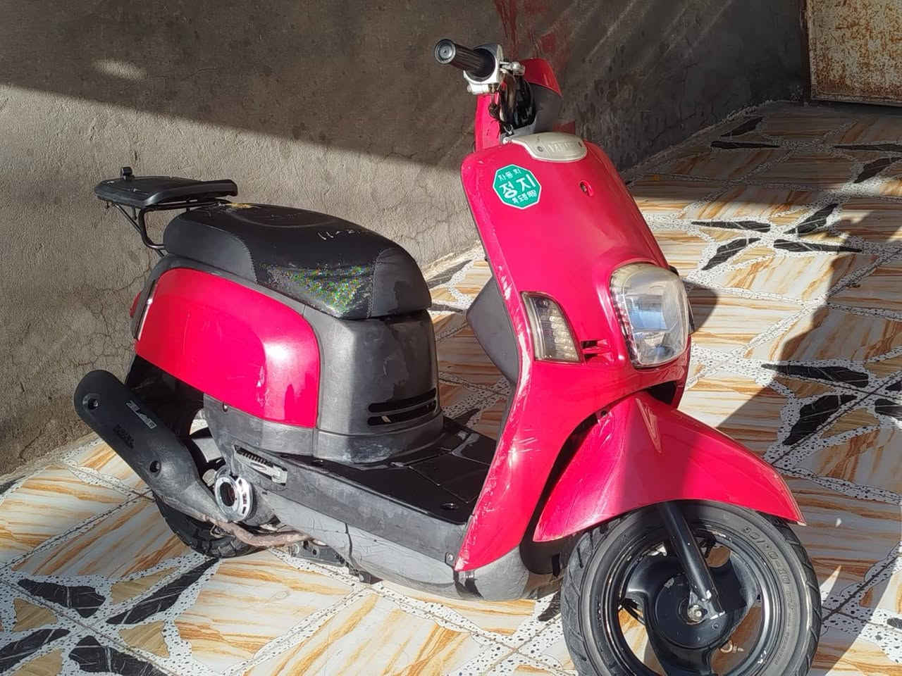 دراجه فوال واحد على واحد مكفواله كفاله عامه تأخذه ما تحط سبانه عليه دراجه بل جيس صار شهر نازله حاويه سرعه 120 مكينه ما مفتوحه دراجه شغاله على اخر حبايه ياباني صنع دراجه على وضع البلاد ما مغير شي من الغراض سعر واحد وخمسين وبيه مجال شراي الاتصال عله الرقم التالي*********** مكلف بنشر
