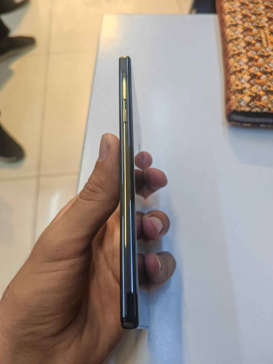 Mi Mix 
مۆبایلێکی تا بڵێی جوان و تایبەتە شاشەیکی پانو گەورەی هەیە بۆ سەیری فیلم و یاری تەنیا ئەو درزانەی تیایە لە ڕەسمەکا دیارە 
نرخی 100 هەزار و مەعمەلە
2 sim
128gb/4gb
Camera 4k
Battery 4400mah السليمانية, العراق


**إذا كنت صاحب هذا الإعلان وتريد حذفه لأي سبب، رجاءا أرسل رسالة إلى الدعم الفني**