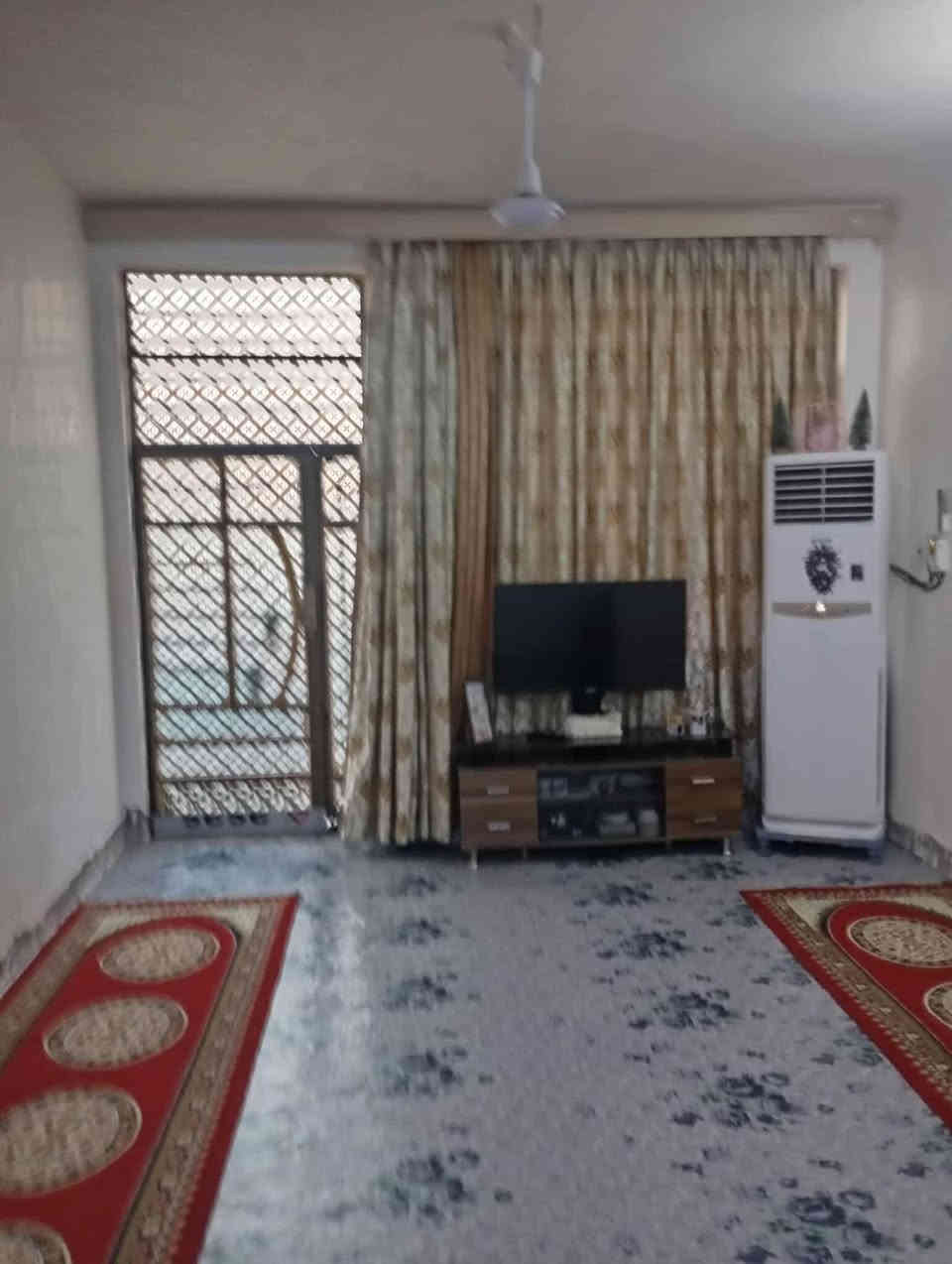 الدار للبيع طابو  زراعي سند 25  المساحه 100م طابق واحد غرفه نوم واحده زوير الغربي  شارع الضغط خلف مشروع الماء ركن خلفه شارع وعلى الجانب شارع الضغط وتوجد مساحه ترهم حديقه وأمامه شارع البيت حديث بيه نواقص  السعر 68مليون
قابل للتفاوض
***********
سجل 51
