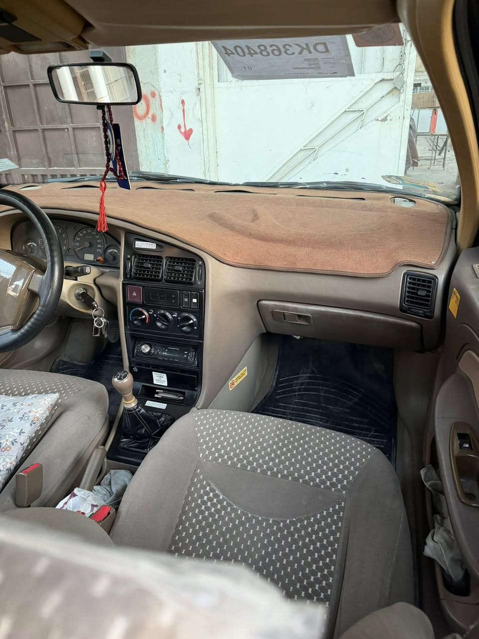 السلام عليكم بيجو لميس 2015
مكفوله من الضربه بيه بارد وصبغ دوسات السياره بسمي تحويل ثاني يوم *********** السعر 53وبيه مجال بسيط
