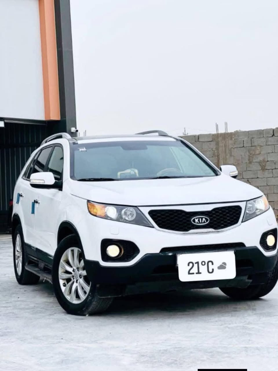 سلام عليكم ورحمة الله وبركاته
سورنتو 2013   كاز  ادوات
كصه جنطه 
تخم تاير
لون ابيض صدفي
فول مواصفات الفتحتين
مكان البصرة 
السعر 60 وبخدمه الطيبين 
***********
#الجمبع
