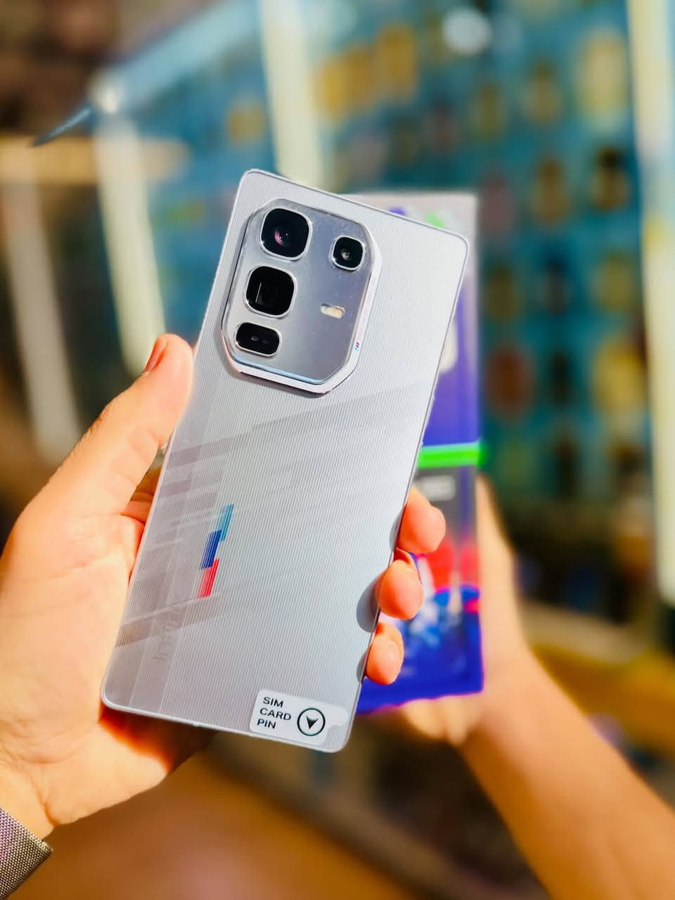 Infinix NOTE 50 Pro+ 5G
نسخة 5G   256 
دبل خط ساعات من فتحته من كرتونه 475 وبي مجال للشراي 
*********** واتساب مع كل ملحقات حتى علاكه المركز المشتري منة
