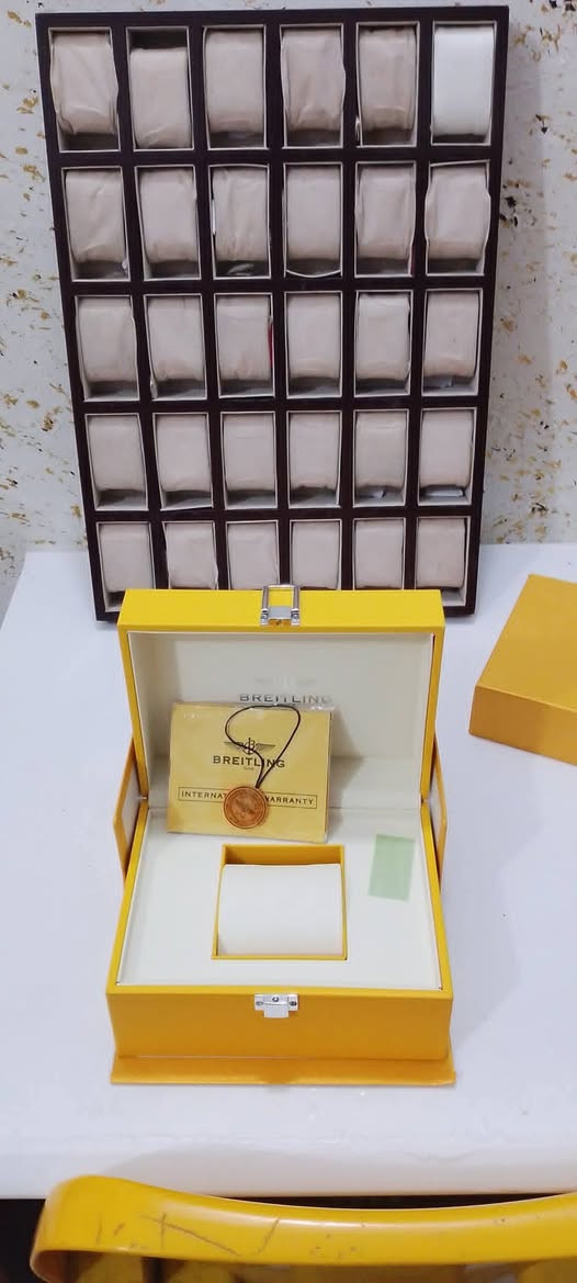 عارضة ساعات مستخدمة نظيفة 30 خانة + علبة بريتلنگ جلد مع الكتلوك
السعر للقطعتين 25 ألف مع التوصيل


**إذا كنت صاحب هذا الإعلان وتريد حذفه لأي سبب، رجاءا أرسل رسالة إلى الدعم الفني**