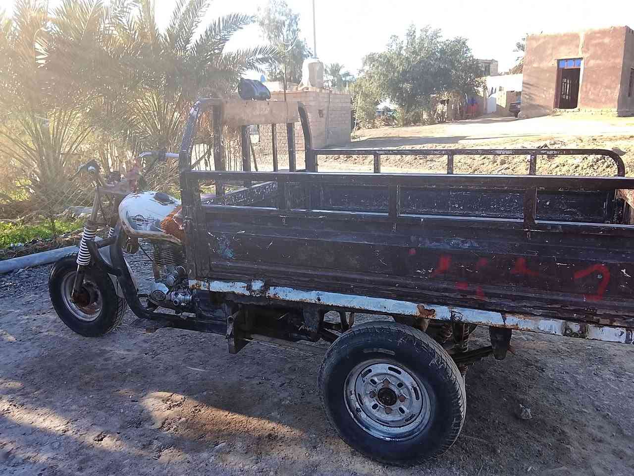 سلام عليكم ستوته للبيع موديل 12 اوراق السعر 800او بيه مجال لطيبين 
  المكان سوق الشيوخ ناحيه الطار الرقم ***********
