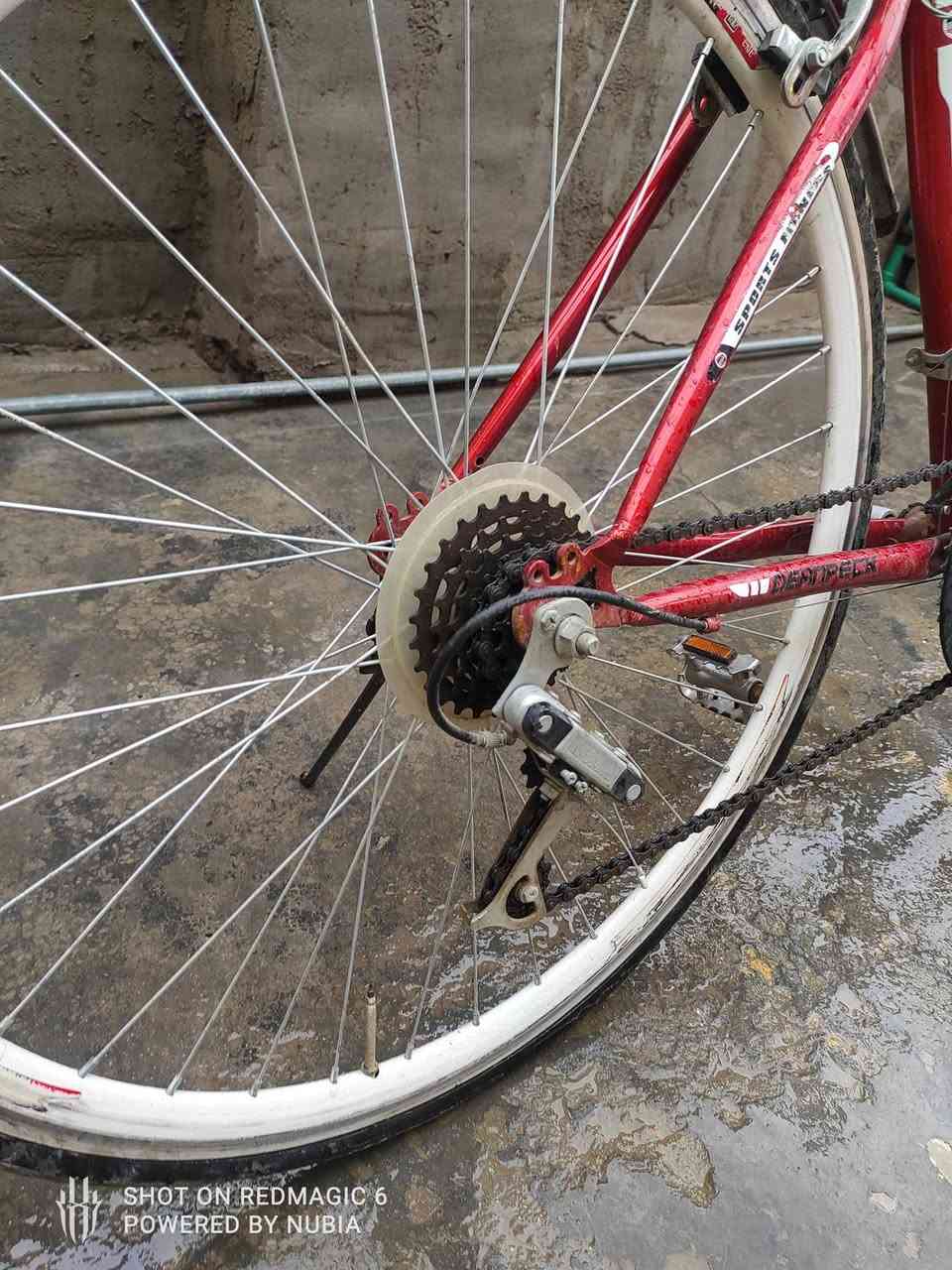 السلام عليكم ورحمة الله وبركاته
رود بايك c700 حجم 28 خفيف جداً وسريع
البايسكل كامل مابي نقص ولا حباية 
جديد ومابي ولا شخط وكلة بلادي مال شركة
يعني مابي ولا شي تجاري كلة بلادي وكلة شغال 
سعر 150 وبي مجال للشراي مكاني بغداد كمالية 
*********** بي واتساب
