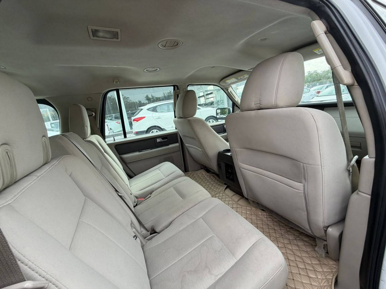 فۆرد اکسبدیشن
 مۆدیل 2014 
شەریکەی نیڤا
دەبڵ ئەکسل 
سێ ڕیز کوشن 
کوشن کارەبایی
تەبریت مەرکەزی
کێڕ و مەکینە و کارەبایی هەمووی بەشەرت
 بەبێ نوقسانی
 ماڵی دۆستە 
تابڵێی پاک و جوان و بێ عەیب
بێ مەسرەف 
تەنها پێشی بۆنیتەکەی کەمێکی بۆیاغە 
بەشەرتی تەحویل کردن 
سعری : 160  و کەمێ مەجال
ژ.م: *********** كالار, السليمانية
