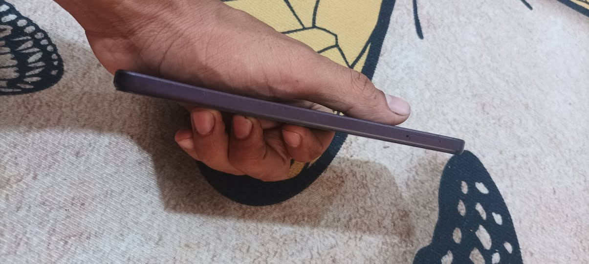 السلام عليكم جهاز OPPO A3x للبيع 

مواصفات الجهاز :.

الشاشة..
6.72 بوصة، LCD، دقة 1080 × 2400 بكسل، 90 هرتز
المعالج
Dimensity 6300 (ثماني النواة)

Qualcomm Snapdragon 6s 4G Gen1

الذاكرة العشوائية (RAM)
4 جيجابايت
الذاكرة الداخلية
128 جيجابايت، قابلة للتوسيع عبر بطاقة microSDXC
الكاميرا الخلفية
50 ميجابكسل (رئيسية) + 2 ميجابكسل (ماكرو)
الكاميرا الأمامية
8 ميجابكسل
البطارية
5100 مللي أمبير، شحن سريع 33 واط
السعر ب ١١٥ وبي مجال


**إذا كنت صاحب هذا الإعلان وتريد حذفه لأي سبب، رجاءا أرسل رسالة إلى الدعم الفني**
