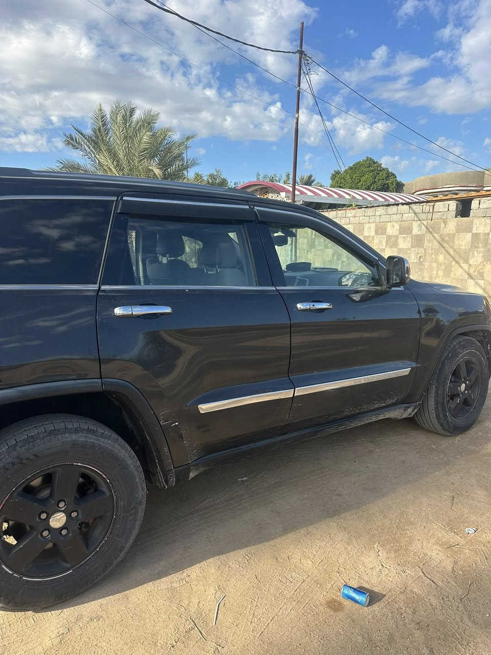 جيب موديل 2011  أمريكي كلين   
ب اسمي السياره احول ثاني يوم 
مكينه ٣٦٠٠ 
٦ سلندر 
السعر 165
***********
