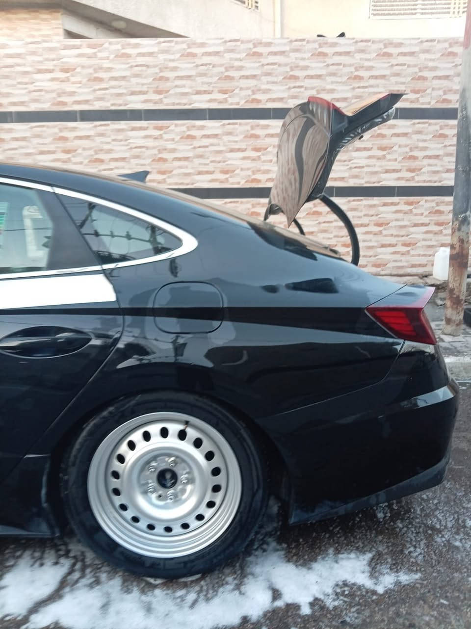 سوناتا معوقين 
وارد امريكي موديل 20
مكينه 2500
سياره تقرير غرق وبلعراق بيها جامغ امامي مبدل
مع العلم امبدل توربين مال كير 
 مكاني لبصره
وسعرها150$ وبيها مجال  
سياره جديده ومنصوبه وكامله بدون نواقص
وهاذه رقمي /***********
