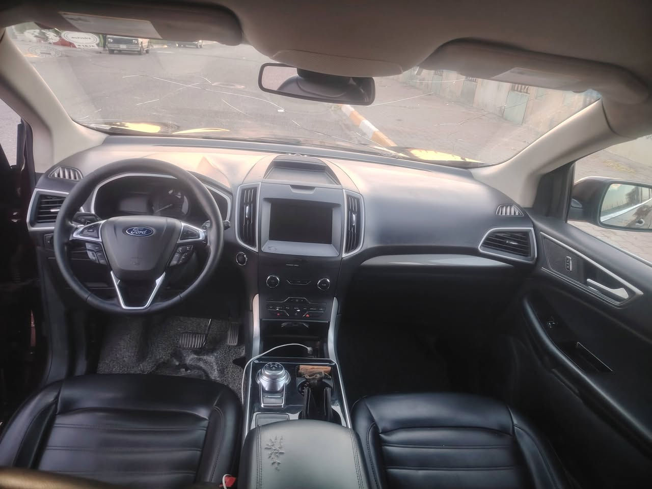 فورد ايدج  2020 sel
السعر 165 ورقة وبيها مجال بسيط / 
مكاني كركوك
وارد امريكي صور الحادث مرفقة / بونيد فقط 
ماشيه 112 ميل قابل للزيادة 
حجم المحرك 2000 ايكوبوست
4 سلندر 250 حصان 
رقم اربيل تحويل مباشر 
السيارة مال جناي نظيفة مابيها نواقص 
مواصفاتها 
🟢شاشه دشبول ديجيتال.
🟢كامرة خلفيه 
🟢كير ماوس.
🟢سايد بريك كهربائي .
🟢بصمة تشغيل و ابواب 
🟢تشغيل عن بعد 
🟢اوتو ستوب.
🟢رادار امامي وجانبي و تحديد مسار 
🟢كشنات جلد .
🟢تدفئه بالكشنات الامامية 
🟢كشنات كهرباء.
🟢حساس مطر.
🟢اوتو هولد هاند بريك
🟢نظام قيادة Sport .
🟢شحن وايرليس
🟢اندرويد اوتو /ابل كاربلي
🟢التحكم بالتبريد منفصل بين السائق و الراكب 
للتواصل عبر الاتصال او واتس اب على الرقم
*********** 

السعر 165 ورقة وبيها مجال بسيط / 
مكاني كركوك
وارد امريكي صور الحادث مرفقة / بونيد فقط
رقم الشاصي 2FMPK4J97LBA58117 
ماشيه 112 ميل قابل للزيادة 
حجم المحرك 2000 ايكوبوست
4 سلندر 250 حصان 
رقم اربيل تحويل مباشر 
السيارة مال جناي نظيفة مابيها نواقص 
مواصفاتها 
🟢شاشه دشبول ديجيتال.
🟢كامرة خلفيه 
🟢كير ماوس.
🟢سايد بريك كهربائي .
🟢بصمة تشغيل و ابواب 
🟢تشغيل عن بعد 
🟢اوتو ستوب.
🟢رادار امامي وجانبي و تحديد مسار 
🟢كشنات جلد .
🟢تدفئه بالكشنات الامامية 
🟢كشنات كهرباء.
🟢حساس مطر.
🟢اتو هولد هاند بريك
🟢نظام قيادة Sport .
🟢شحن وايرليس
🟢اندرويد اوتو /ابل كاربلي
🟢التحكم بالتبريد منفصل بين السائق و الراكب 
للتواصل عبر الاتصال او واتس اب على الرقم
***********
