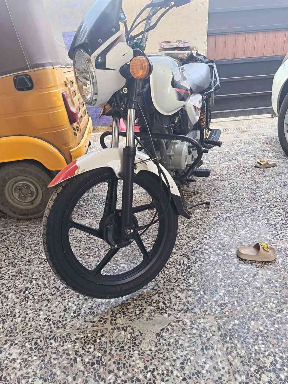 سلام عليكم دراجه بوكسر موديل 2022 دراجه كفاله مكينه مامفتوحه  وكشر وشاصي  مكفولات رقم ديالئ الانكليزي ب أسمي الدراجه تحويل ثاني يوم مشروع وطني الدراجه رقم الجديد السعرر 1950وبيه مجال قليل حك الجيه مكاني بغداد الحسينيه الراشديه  ‍*********** واتساب هم موجود
