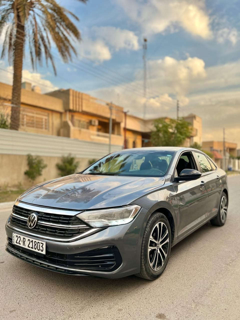 السلام عليكم بيع مستعجل
  جيتا 2023
فئه السبورت 
محرك 1.5 تيربو ✈️ وكير 8 نمر 
ماشيه 32m 
مواصفات السبورت المعروفه 
شاشه جبيره 
عداد ديجتال 
اوتو هولد 
سايد بريك بصمه  
3 وضعيات قياده 
السياره كلش نضيفه وعلى وضع الشركه بدون اي نقص 
رقم اربيل ب اسمي  ترقيم جديد وهزه وسنويه 
ضرر السياره 3 قطع وبيها ب راس الشاصي تصليح جدا بسيط  والسونار مرفق معه الصور 
السعر جوه السوك مستعجل على بيعتها 
135$ وبيها مجال للشراي
***********
