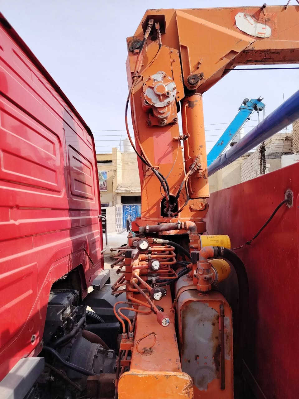 السلام عليكم شباب سياره اتيكو موديل 2005 كرين رمبه شاصي مكينه كير مكفولات طخم تاير ***********
