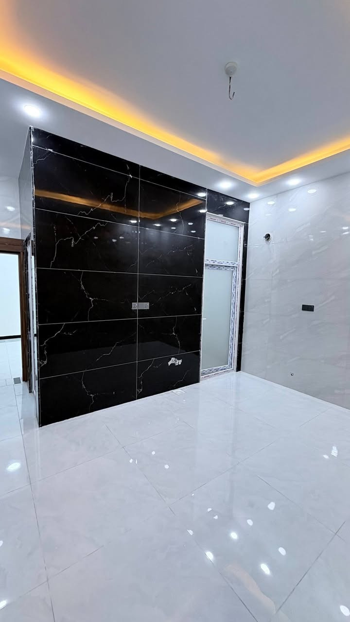 دار في حي الوفاء -النجف الاشرف
مساحة 100 متر منطقة 72
بناء جناي وسعره مناسب 
***********-جعفر ابو الجون للعقار
