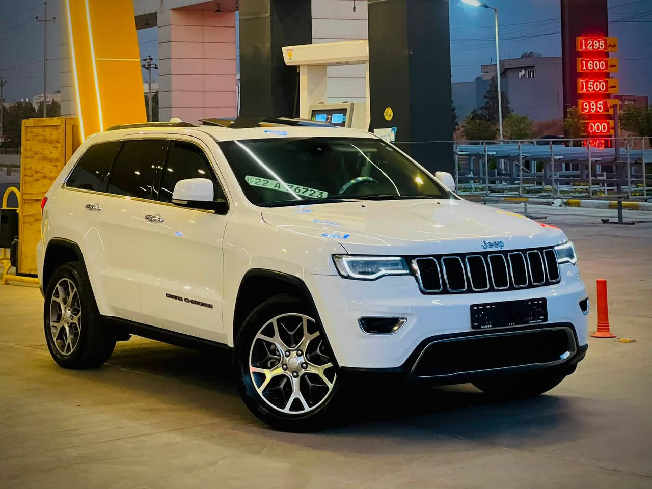 Jeep grand cherokee
Limitedجيب 2020 jeep

رقم اربيل

وكالة هارلم سفر اربيل

فول مواصفات

ليميتيد بلاس

٤*٤ دةبل اكسل
رادارت
حساس خلفي و امامي

بانوراما
٣ شاشة
شاشة كبير
كشنات جلد
كشنات كهرباء
كشنات هيتر و تدفي وتبريد وميموري
كشن خلفي هيتر
تشغيل عند بعد
صندوق شفط كهرباءية
كير محرك بشرط مامفتوح

ماشية ٥٤ الف
سيارة بدون صبغ
بيها ٣ مكان شوية PDR
مكان اربيل

***********
سعر =تعال خاص
