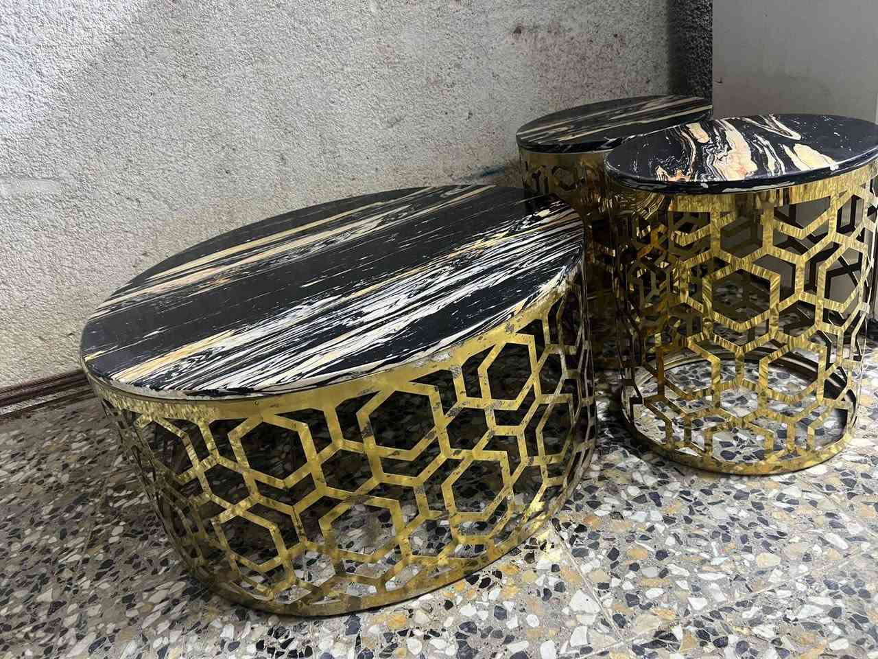 سلام عليكم غراض للبيع كلمن وسعرها ***********
