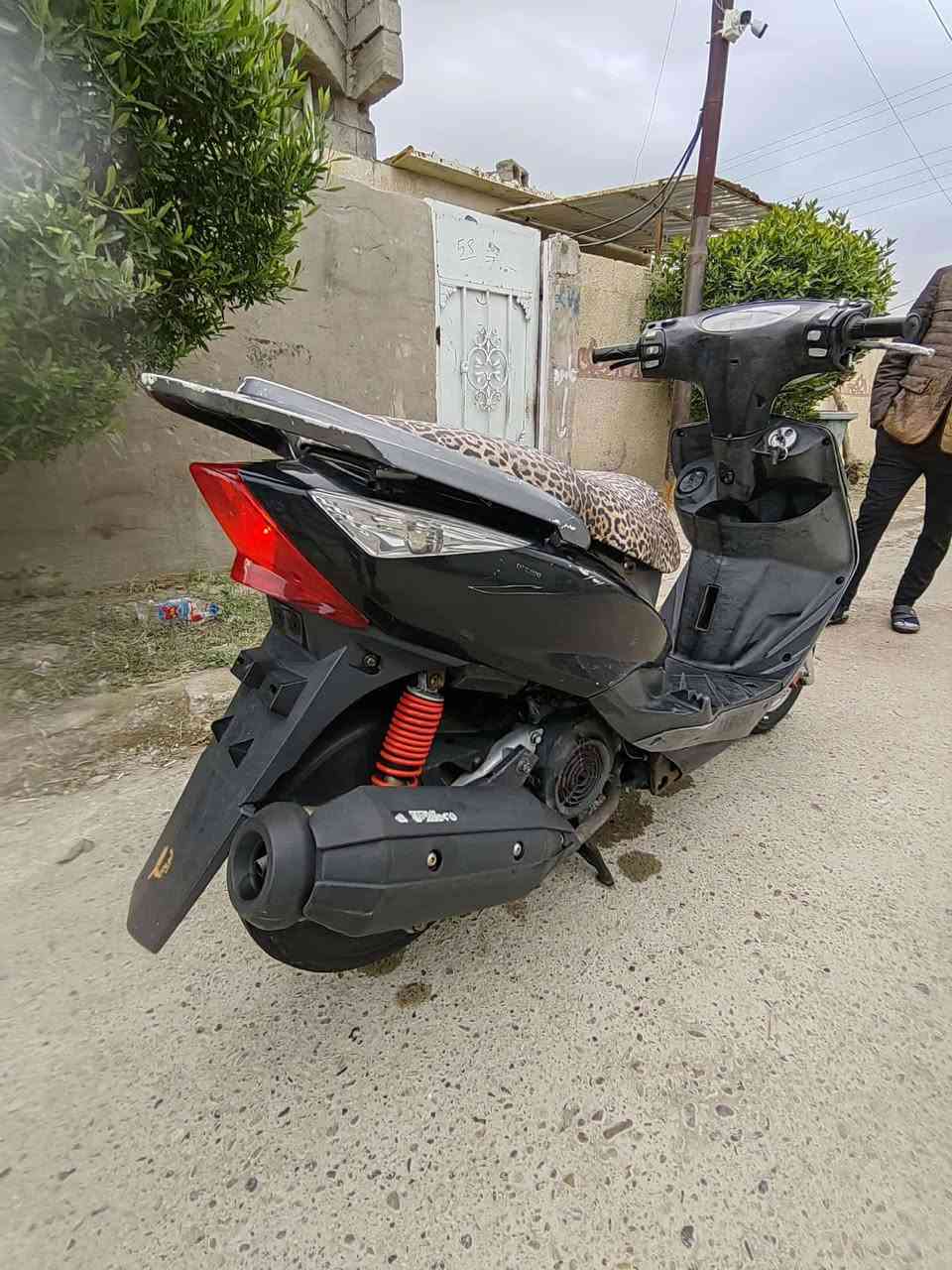 السلام عليكم للبيع دراجه ماكس ثعلب نضافه 90 بل ميه  ماعده عداد السرعه كلشي بيهه شغال شلعه معدل سلف هندر كهربايئات دراجه متصرف عليهه ربع السعر 550   مكاني تاجي سبع البور  ***********
