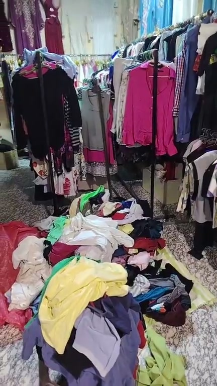 العنوان الحصوة شارع البالات معرض الصقر ***********
