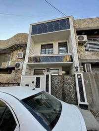 دار للبيع المساحة: ٦٨م الواجهة: ٤.٥٠م الموقع: الدورة – الإسكان - مقابل...