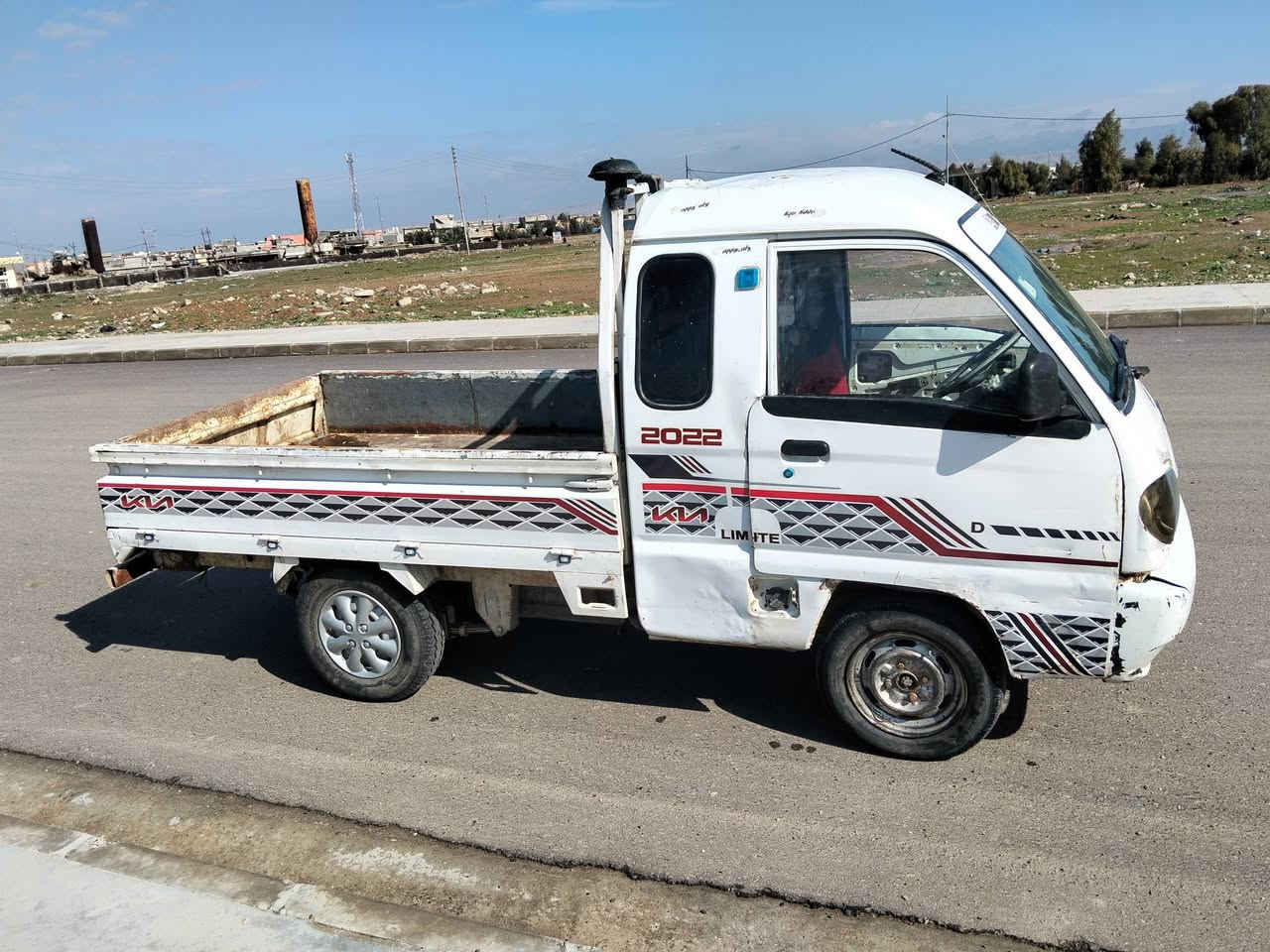 سلام عليكم عندي كيا فاول للبيع موديل 2006 منافيس كامل كير بشرط اكسن بشرط محرك جديد. مابي خياسانات  بشرط لا على الدوسات ولا بودي شاصي جديد بشرط بشرط اربعه تايرات جديد لايتات زينون كهربائيات كامل المكان موصل برطله السعر 16ورقه كورك وعندي واتساب ***********/***********
