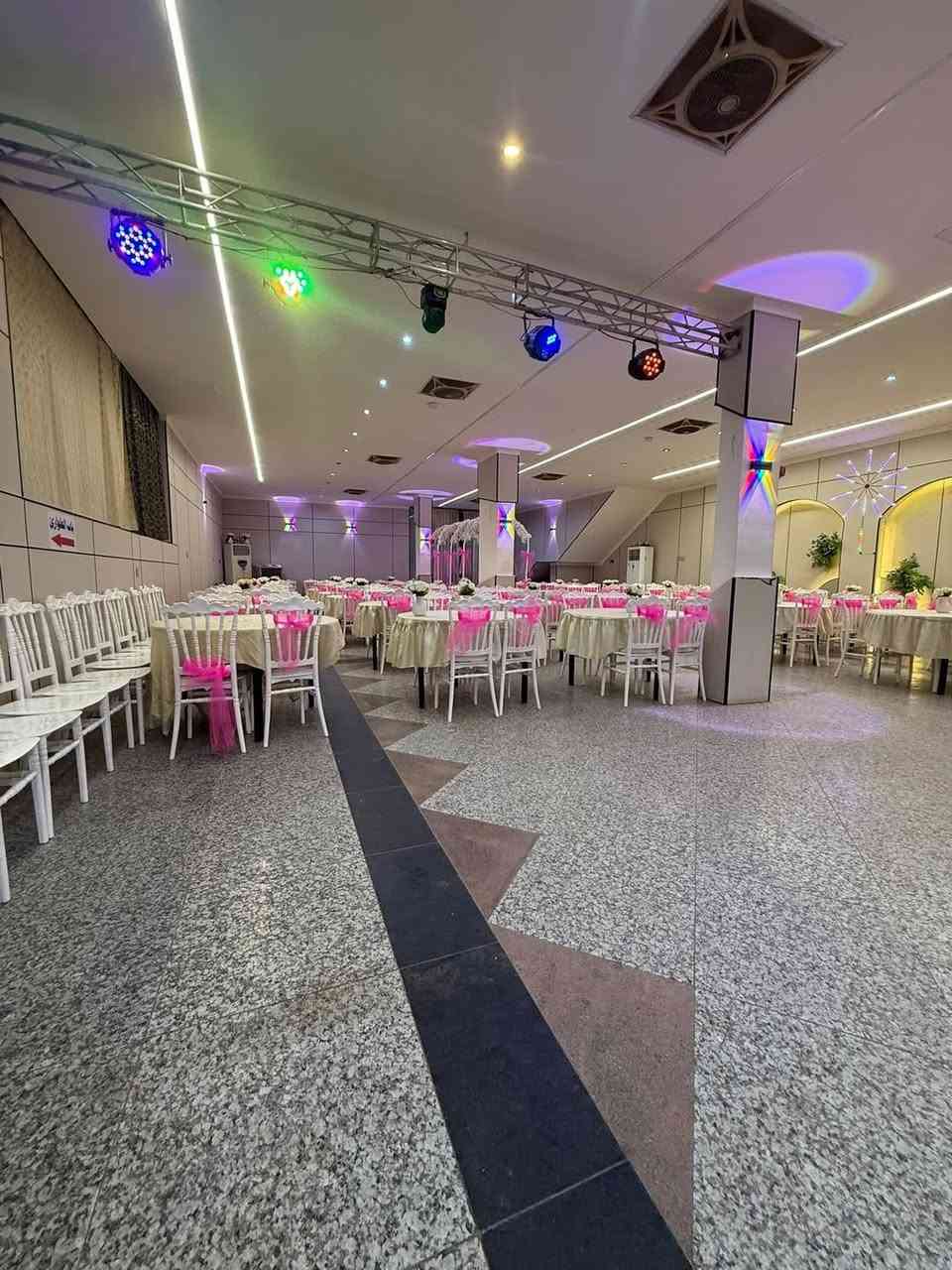 ب250 الف فقط جميع ايام الاسبوع مع تصوير هديه للحفل داخل القاعه 
لحكوا ع عرض عرسانه الحلوين لفتره محدوده
قاعات بابل 👰‍♀️🤵والمناسبات 🎉
بحلتها الجديده 😍😍
اقوى عرض ساعتين  مع الدي جي والتصوير وباقي العروض

عرض خاص
 
#ب250 الف فقط قاعة طابق الارضي
تشمل تفاصيل القاعه 🎪
1- قاعة 🎪 ارضية  تسع 300  شخص .
2-دي جي 💿 ويشمل بروفا للعرسان 🤵👰‍♀️ قبل الحفل وتنظيم برنامج كامل  اضافة الى فقرات تشمل شعالات 🔥فقاعات 🫧دخاينة  💨وانارة ستيج ✨مع ميز مهر مميز . 
3- موظفة 👩‍💼خاصة لسحب التليفونات 📱.
4- موظفة 👩‍💼لضيافة وتوزيع  الاكل🍔والمشروبات🍹.
5- وقت 🕑الحفل ساعتان .
6- هديه اصوير الحفل كامل فديو + صور
7- يتوفر وجبات ضيافه عند الطلب.

العنوان :حله باب المشهد قرب مدرسه صفي الدين  .
للحجز 📔والاستفسار : زورونا الى موقع 📍القاعة 🎪 او الاتصال 📱على الرقم 
#على_الرقم***********
