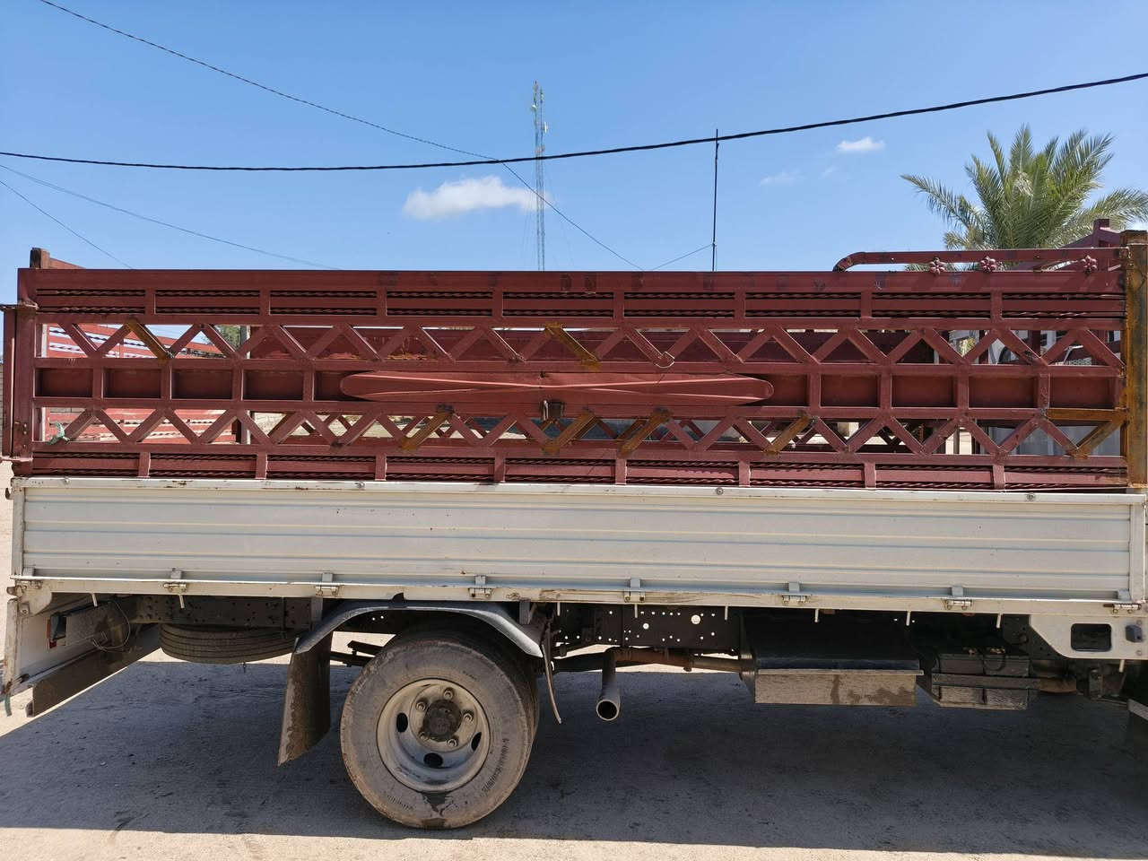 بدي هيونداي هوه ومحجر بدي جديد لا خياس لوحات الخشب جديد نزلته لن حولته براد مكان نجف ابو صخير السعر ٦اوراق وبيه مجال رقم الهاتف ***********
