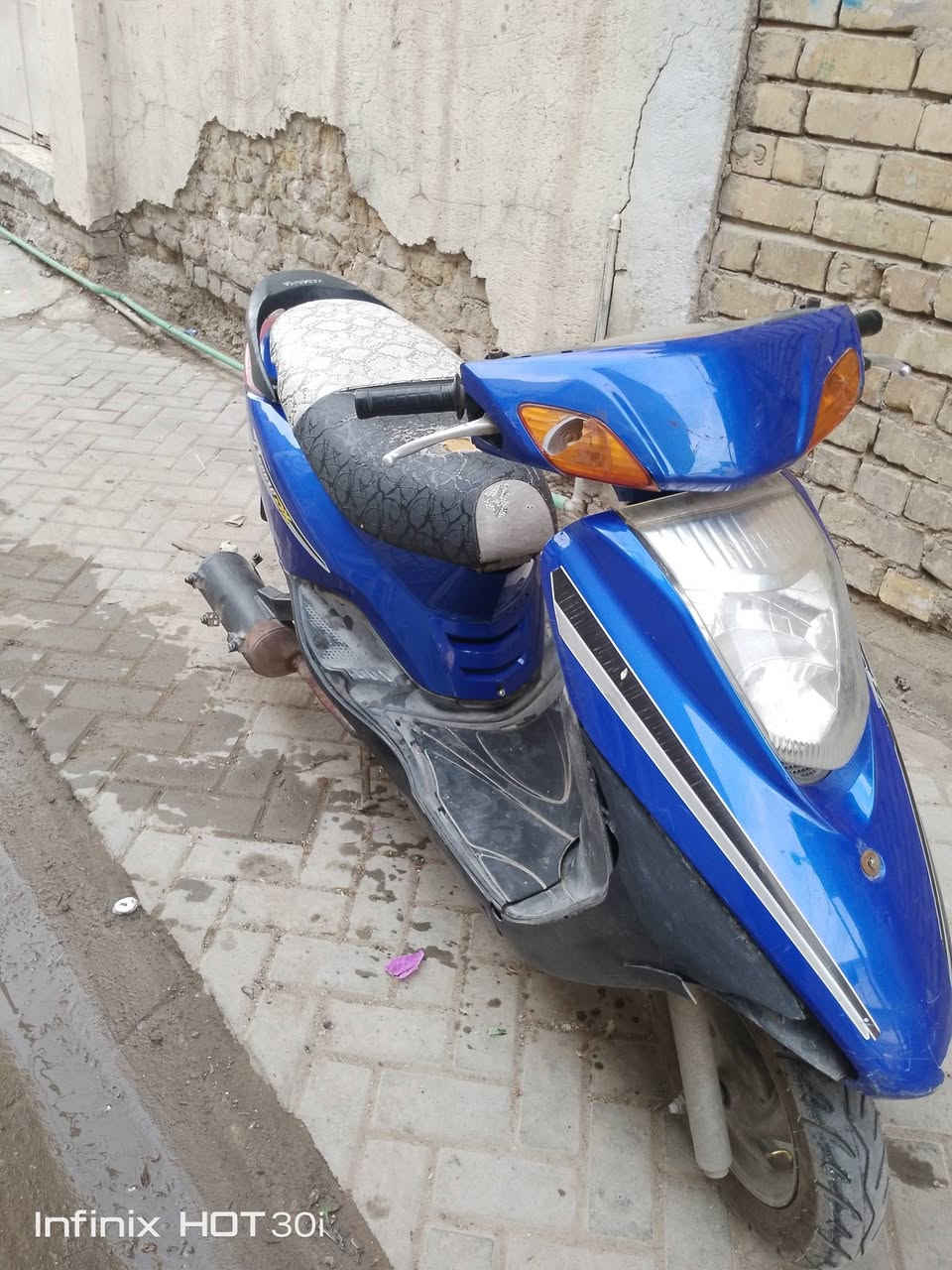 سلام عليكم عندي دراجه للبيع دراجه بريز دراجه نضيفه وحلوة ودراجه خير من يم الله دراجه تشتغل هندر ولصالنصه مالته شوي مزروفه ودراجه يرادلهه فقط غسل لئن اني مغاسلهه صارلي هواي السعر 300وبيهه مجال هذا رقمي متواجد عل واتساب وراسلني وتدلل ***********
