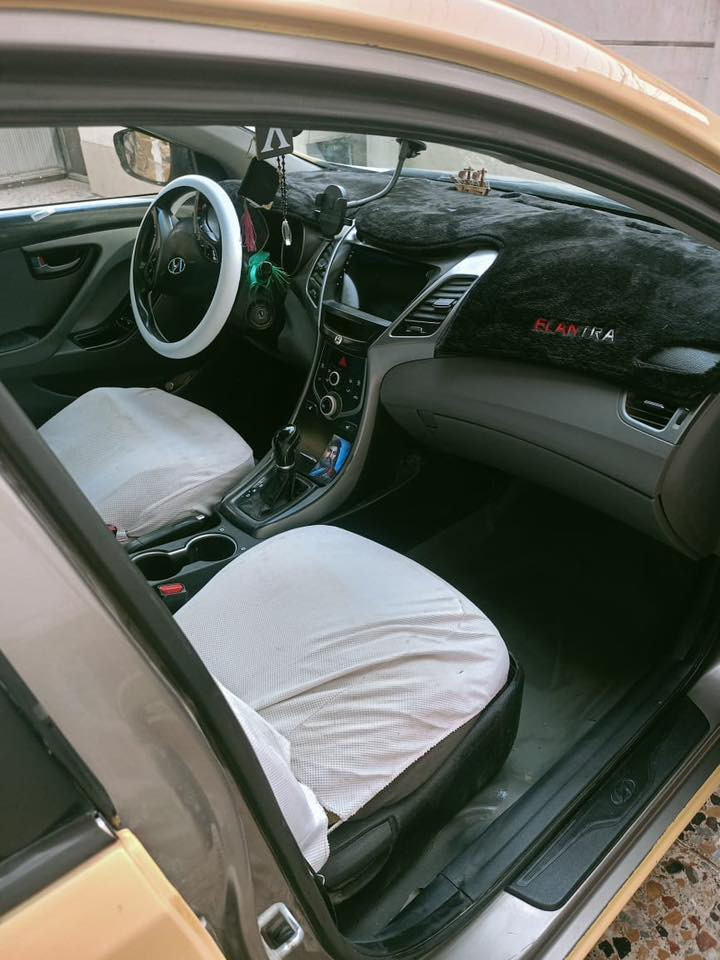 السلام عليكم الانترة مديل 2014وارد أمريكي هزة جديدة محرك 1600 تفاصيل كلها بالسونار مكلف بالنشر رقم صاحب السيارة ***********
