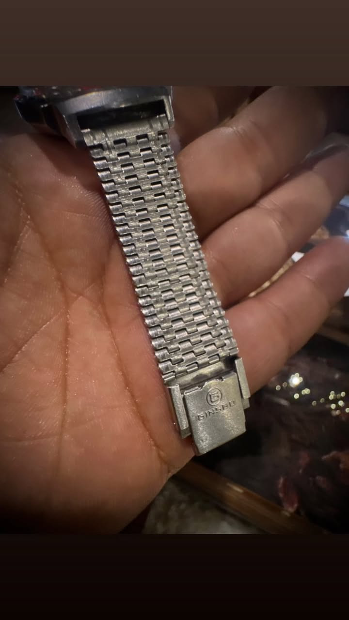 السلام عليكم
ساعة GINSBO matuc

اوتوماتيك 

القطر 38

كلشي بالساعه بلادي 

السير يرهم ايد وسط وناعمه 

منفذ يومي وشهري سحبتين سحبه للشهري و24 ساعه لليومي 

يوجد 3 احجار كريمه داخل المينا على الرقم 12 و9 و6

الساعه مضبوطه 100‎%‎ 

السعر 225$ وبيها مجال بسيط 

يوجد توصيل لجميع المحافظات


**إذا كنت صاحب هذا الإعلان وتريد حذفه لأي سبب، رجاءا أرسل رسالة إلى الدعم الفني**