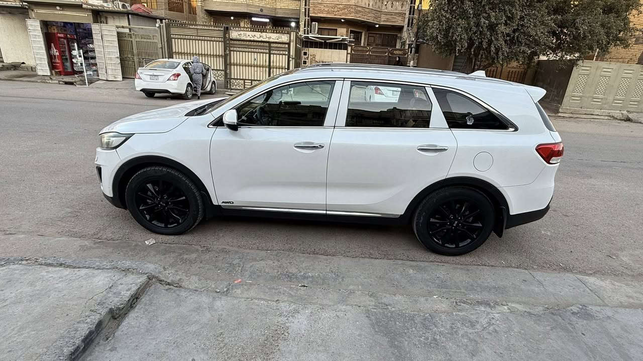 سلام عليكم
للبيع للبيع سورنتو  خليجي 
موديل 2016
#الموصفات فول ما عدها جنطةوسايد بريك ورادار جانبي بلمري وخزن ميموري

بصمة تشغيل بصمة ابواب 
#مكينه6سلندر
تحكم استيرن 
حساس امامي خلفي 
بنوراما سقف
اشاير مري
مقاعدجلد+تحكم كهرباء +تدفئة تبريد 
مسجل شاشه صغير لمس +كامرة خلفية
#مودات+ECO+SPRT
بردات ابواب 
تحريب مقابظ الأبواب + دوس 
فور ويل AWD
داخل جلد. مطعم اسود وجوزي 
#رقم بغداد دولي هزة جديدة سنويةجديدة 
تحويل ب اسمك 
سيارة مكفولة كفالة عامة ما عده طخه باب سايق بسيطة معدل بارد 

#سعر خاص يم صاحب السيارة 
#مكلف بنشر 
مكان السيارة بغداد 
#‭0770 424 2850‬
