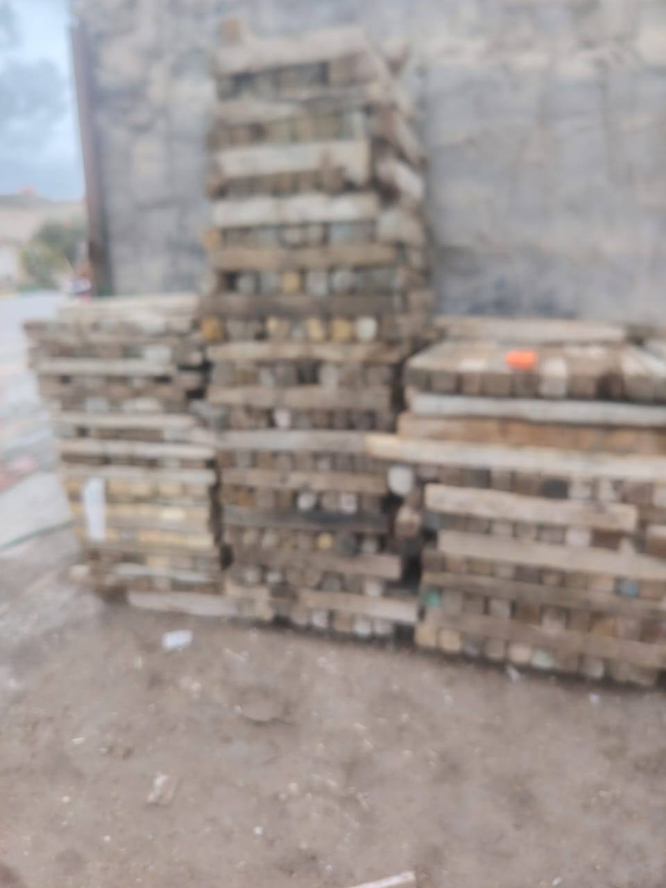 السلام عليكم خشب للبيع مقاصير سير من 70سنتيم لحد ***********المترين كربلاء امن الداخلي مكلف بنشر
