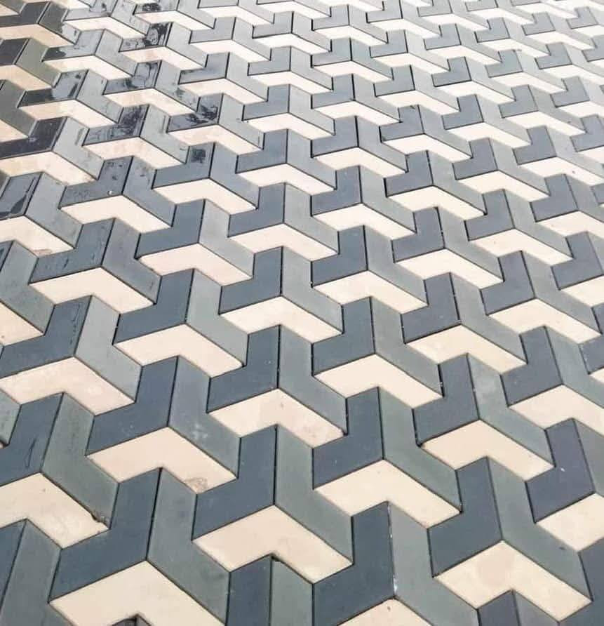 تطبيك مقرنص عمل بغداد وجميع المحافضات
نشتغل انواع الارصفه شوارع حدائق مدارس دوائر 
 سعر (المتر 3لاالف وبيه مجال)/***********.  ***********
