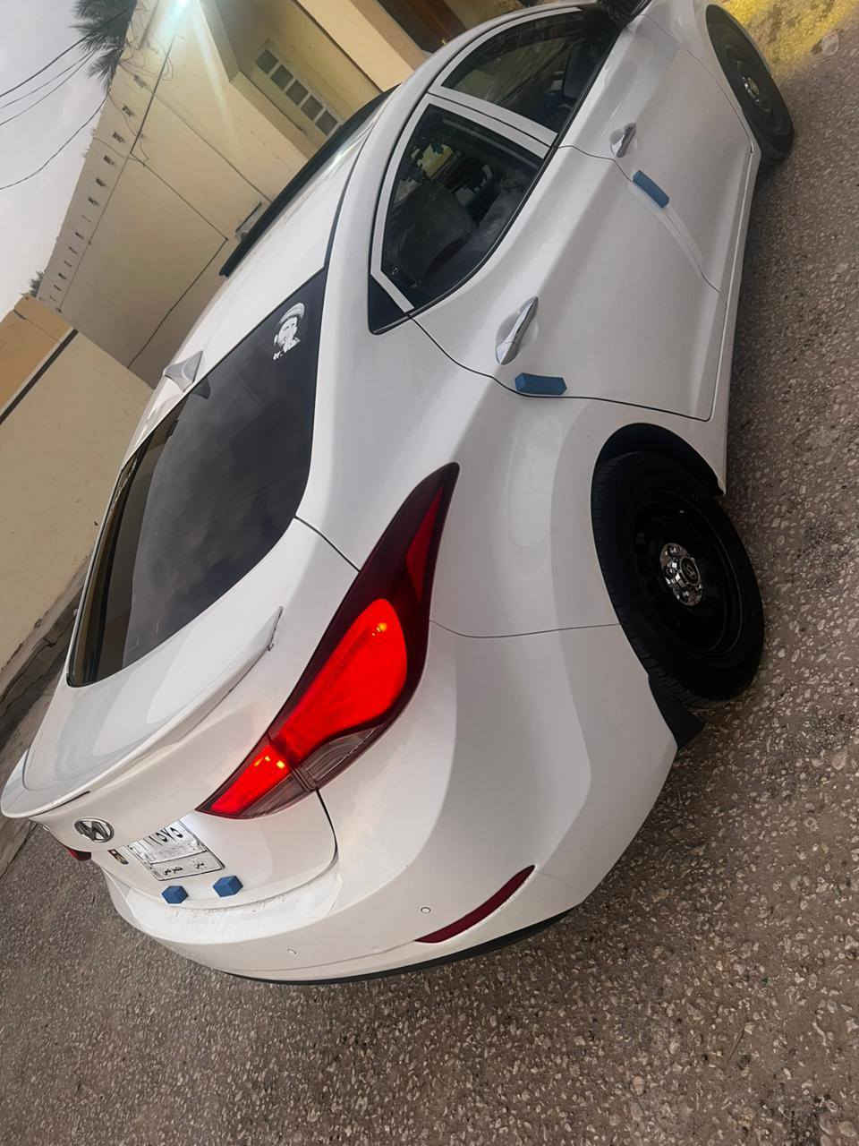 السلام عليكم لانتره مديل 17رقم بابل لاماني فول مواصفات عده البصمه جاهزه لاخير كير مكينه حداديه تخم تاير متخسر عليهه ربع بيهه بنيد وجاملغ والباقي كفاله ستخدام شخصي ماشيه 180السعر 130وبيهه مجال لاتصال ***********
