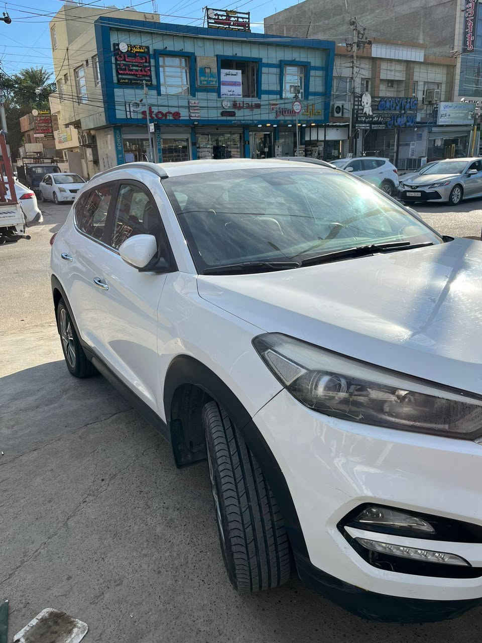 السلام عليكم
توسان 2018 خليجي 
محرك ٢٠٠٠ دوش 
قطعتين تبريد 
حساسات خلفي 
تحكمات ستيرن 
مري شفط 
ويل حجم 18
ماشيه 117الف كيلو 
السياره ببه تبديل قبق جنطه وصبغ جاملغ الخلفي الايمن 
بيه كارت باب سايق كلش قليل 
السياره نظيفه جدا 
رقم بغداد باسمي 
السعر 170$وبيهه مجال بسيط 
العنوان/ بغداد/ العامريه 
للإستفسار الاتصال
***********
***********
