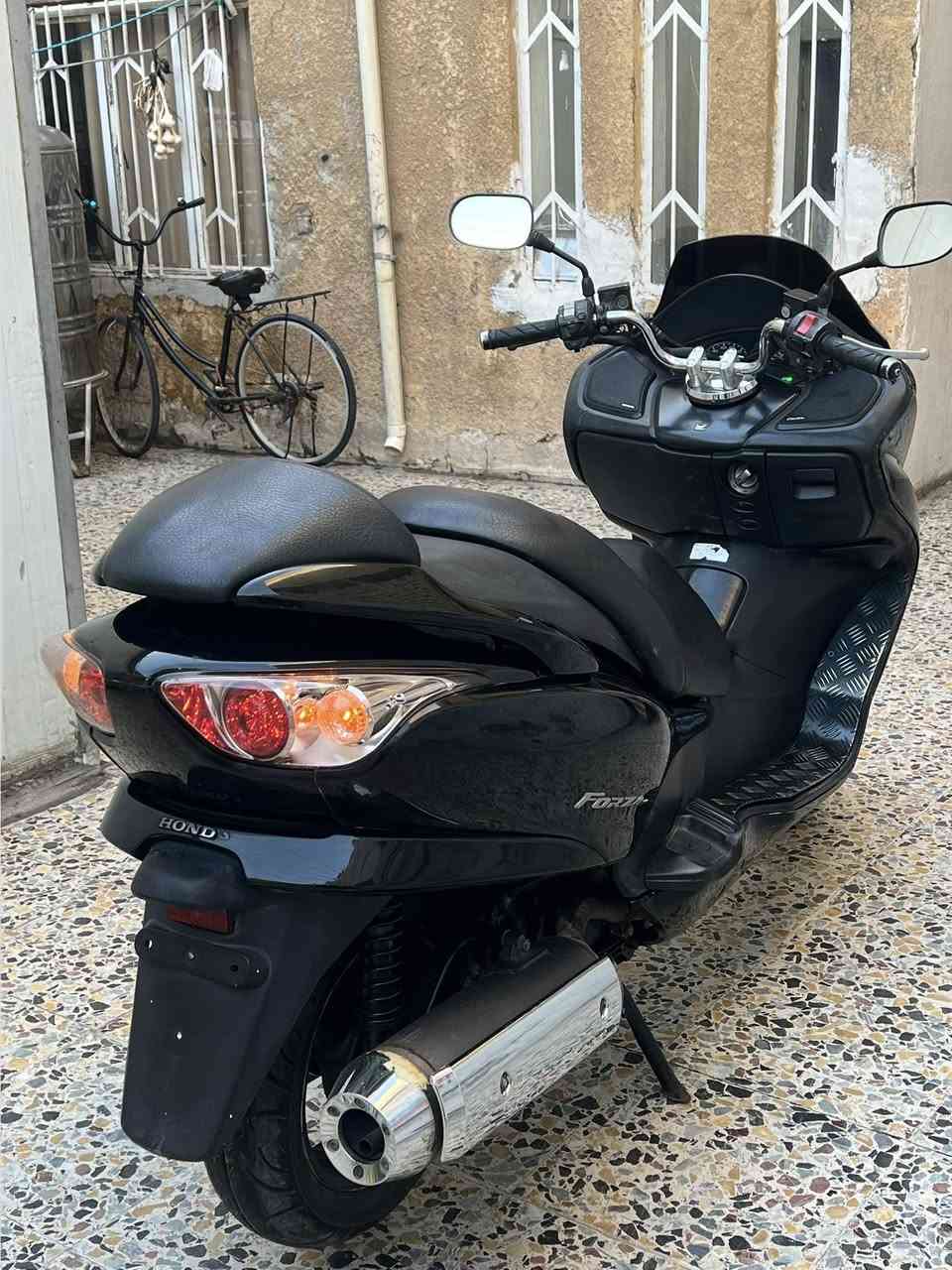 فورزه 0️⃣ 9️⃣ كرستال
دراجه نظيفه جاهزه 7️⃣ كير 4️⃣ تحويلات 
كهربائيات كلهه شغاله مكينه ناعمه
مكاني بغداد *********** ( مليون وميتين )
