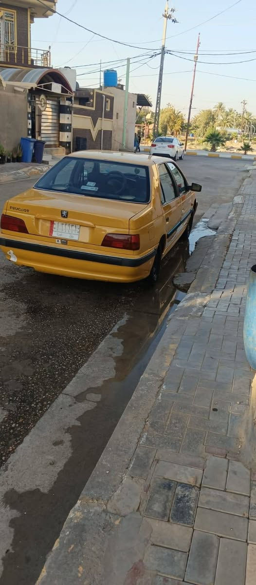 السلام عليكم بيجو بارص موديل ١٥ مكينه وكير وحداديه وتخم جدد كهربائياته كله شغاله والسنتر لوك تبريد شغال بس فيوز مال فإن السياره مكفوله من ضربه وصبغ عدا الدواير الرقم بابل انكليزي بس مامستلمه من المرور والسنويه جديده لكاعيه مدوشمه وغرفته على البلاد السعر 42وبيه مجال مكاني كربلاء طويريج الاتصال على الرقم ***********
