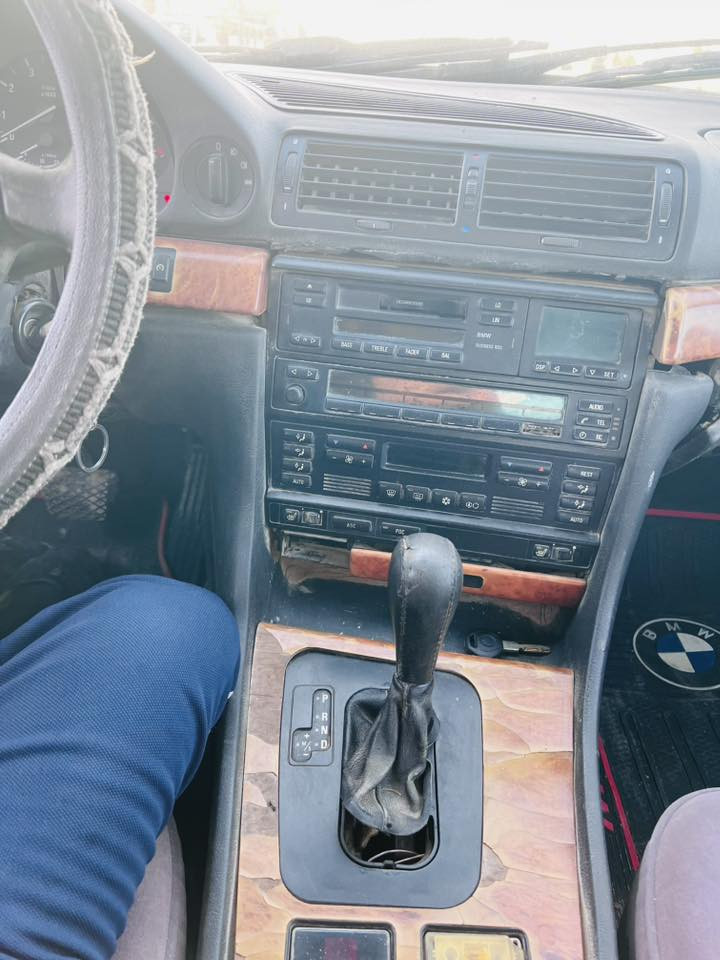 السلام عليكم ورحمة الله وبركاته مرخصة الادمن المحترم
Bmw e38 خفاش للبيع 740 v8 رقم كركوك مشروع وطني كصة قمارة اثر حادث بيها ملاحظات تحويل وكتاب الحادث وياهة موجود مجرد تفحص بالمرور وتحول السعر 38$ للاستفسار  ومعرفة تفاصيل كامله  مراسلة الواتساب  ***********
