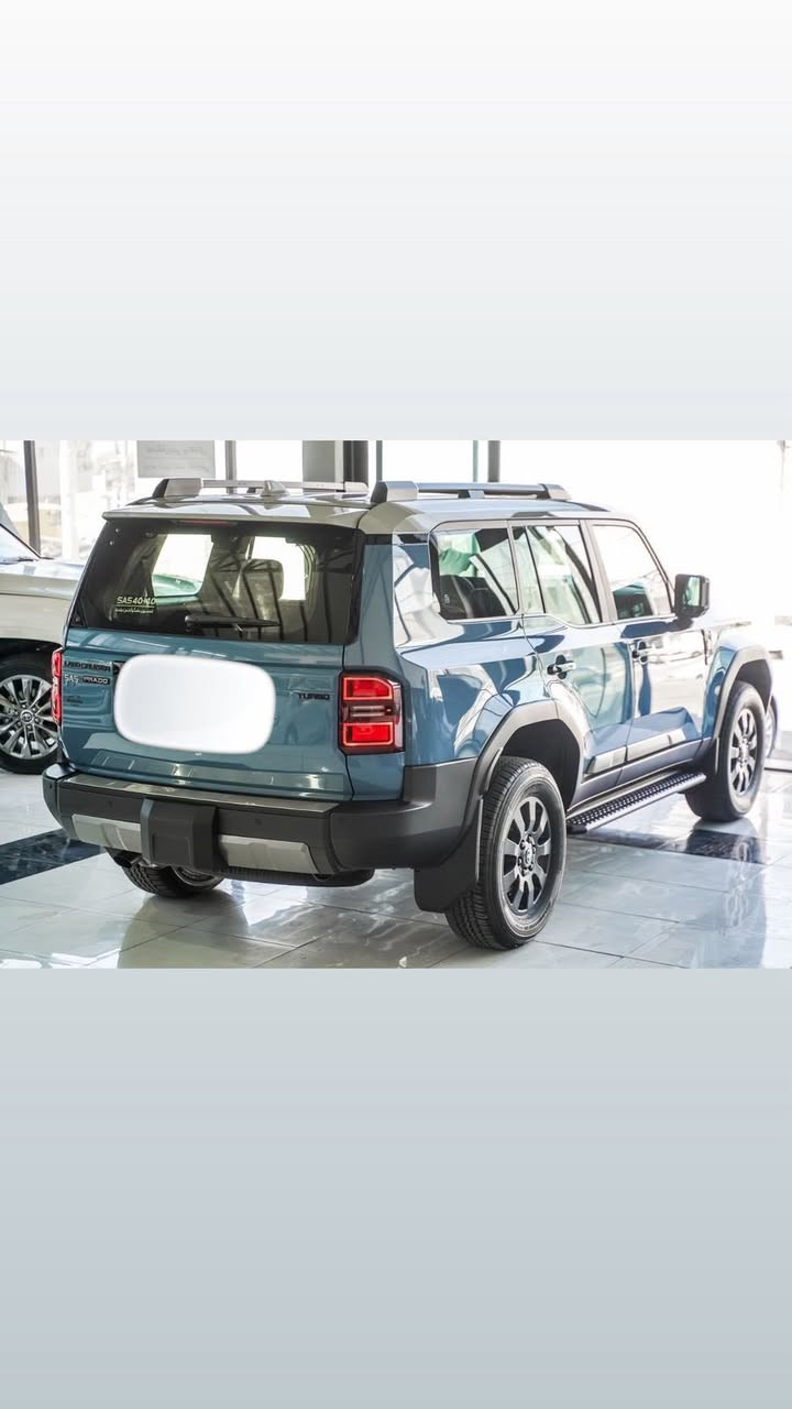 برادو A2 موديل 2024
لون مميز ( رقم أربيل )

مغلف ppf بالكامل 

محرك 2.4 لتر تيربو 

گير أوتوماتيك 8 سرعات

دفع رباعي 7 راكب 

كلين 

مقاعد جلد 

لمواصفات:

✔️ رادار أمامي وأنظمة أمان كاملة (Toyota Safety Sense)

✔️ شاشة وسطية مع Apple CarPlay و Android Auto

✔️ كاميرا خلفية + حساسات أمامية وخلفية

✔️ تشغيل بصمة + دخول ذكي

✔️ مثبت سرعة

✔️ تبريد شركة 

ماشيه اقل من 40 الف  

السعر 87.000.000 دينار 

87 مليون 

التواصل واتساب ( مكان السيارة البصرة )

***********
