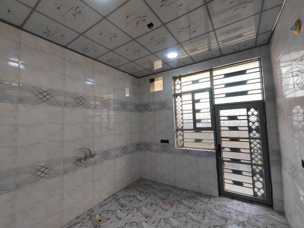 بيت للبيع في كربلاء  موقع شارع حله كربلاء حي  المصطفى 
المجمع على شارع الزوار مباشر.
مساحة 100متر طابق واحد طابو زراعي
 قرار محكمة سند 25 
كافة الخدمات تبليط مجاري ماء كهرباء 
للبناء طابوك جمهورية كونكريت 
مسلح صب مركزي الاستفسار 
اتصل واتساب *********** *********** *********** كربلاء, العراق
