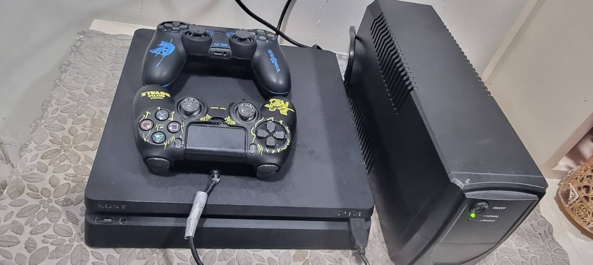 بلي فور مهكر _  الرام تيرة 
جوستكات عدد 2 اصليات مو تجاري 
مع يو بي اس ***********
