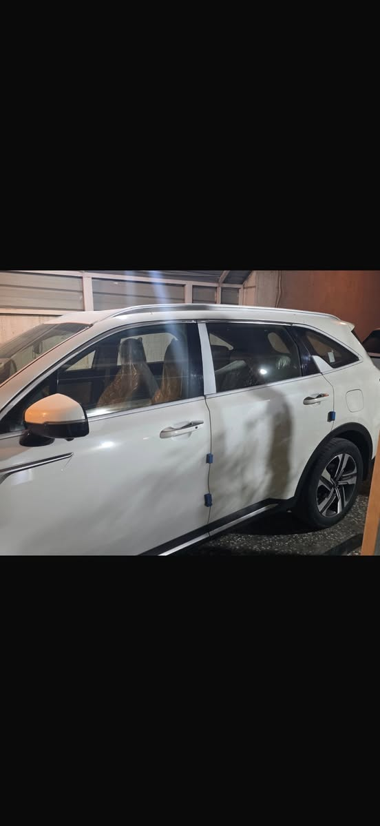 السلام عليكم…
رمضان كريم..
للبيع كيا سورنتو 2023 
خليجي وكالة N/M 
رقم اربيل 
مكينة 6 سلندر 3500 
7 راكب
بصمة
كشنات تدفئة 🔥 وتبريد ❄️ وكهرباء ⚡️ 
تبريد لكل السيارة قطع منفصل
وشاشة الكبيرة وكيجات شاشة
وكامرات محيطية 360 اربع كامرات
والسيارة فول الفول مزوعة مواصفات بدون بانوراما قمارة حديد
سيارة نظيفة ماشية 40 الف كيلو
كير 
مكينة
تبريد
كهربائيات
تايرات
صدر
كله جديد وبحالة الوكالة متصرف عليها 
السيارة مكانها بغداد المنصور
سعرها 31.5 -يعني 315 ورقة 
نعتذر عن الاطالة ..
رقم ***********
