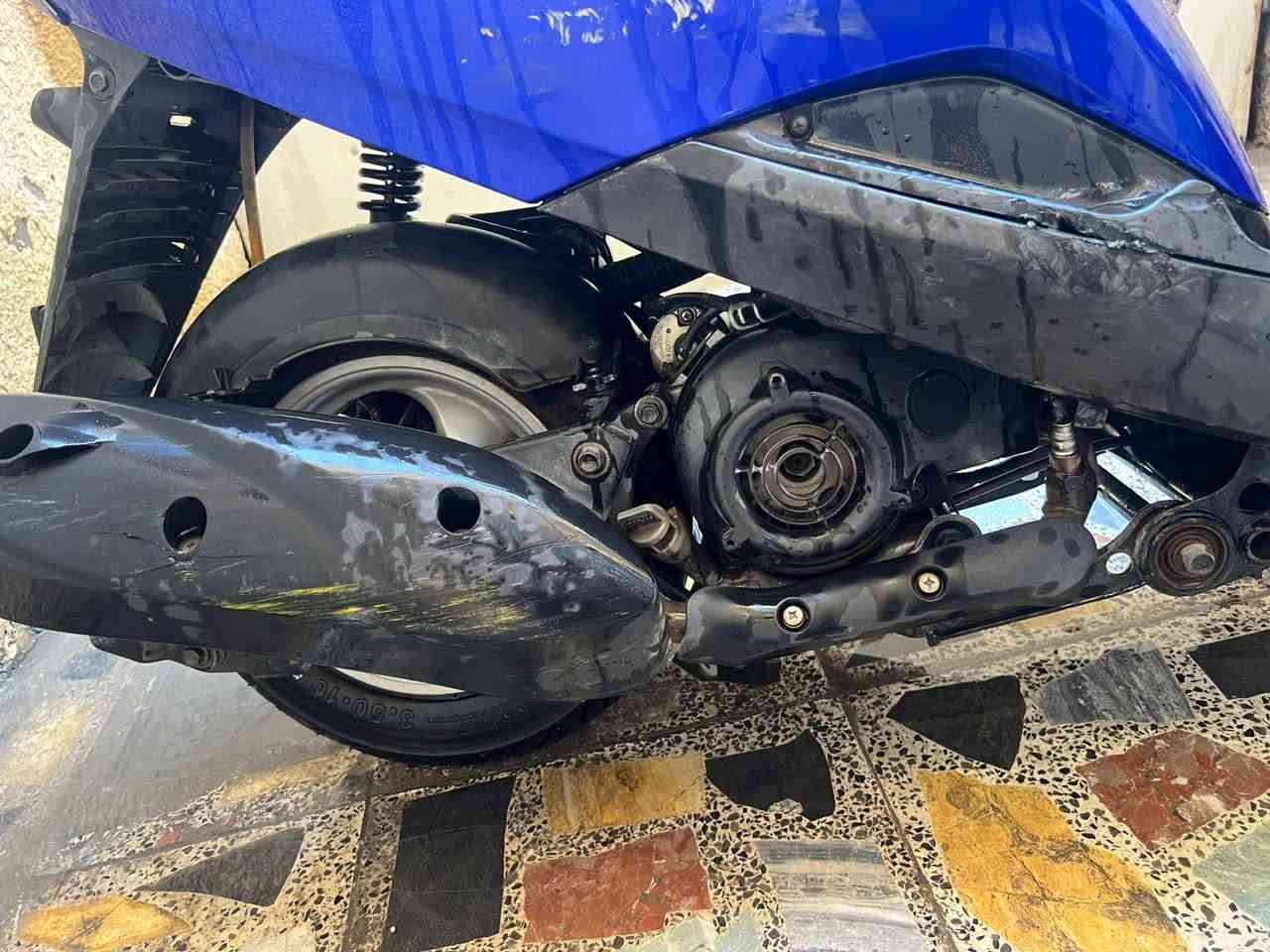 السلام عليكم دراجه لكزز
تدفئه 
براد نوزل
تايرات جديده 
دبلات نظيفه 
بس محرك كايم 
السعر 650 الف


**إذا كنت صاحب هذا الإعلان وتريد حذفه لأي سبب، رجاءا أرسل رسالة إلى الدعم الفني**