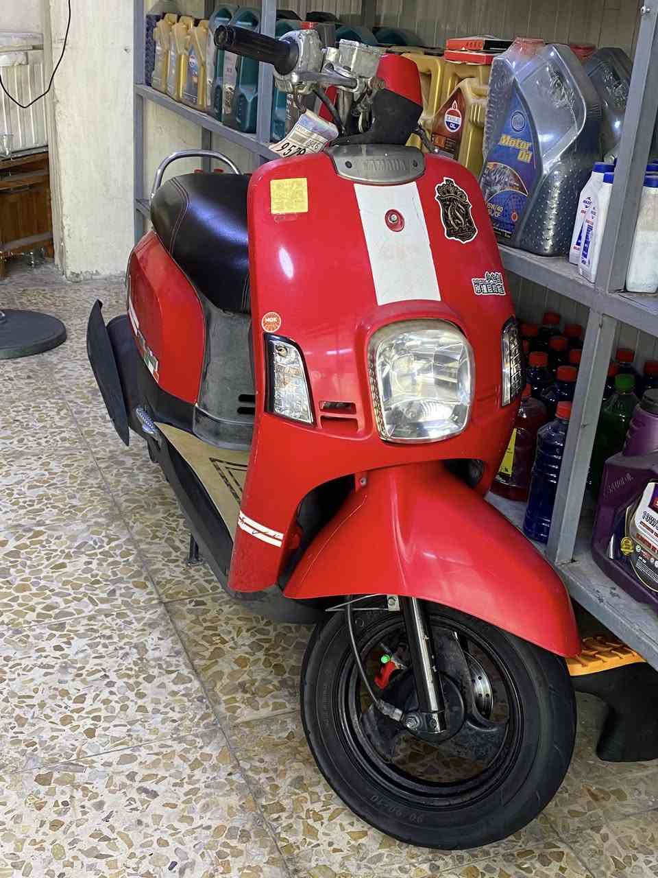 السلام عليكم بوليس كويزي للبيع الدراجه مكينه مكفوله الدراجه خير من الله تخبل احلى من الصور مصارلي فتره من نزلتها رمبه على أيدي الرقم ***********
السعر 700 وبيها مجال 
المكان بغداد
